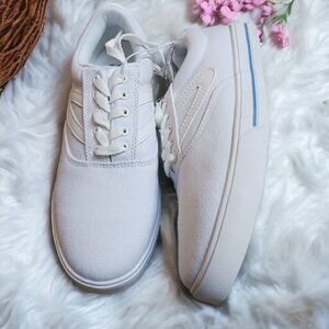 Tretorn Womens White Chelsea Canvas Lace Up Sneakers Running Shoes  Size 8.5 NWT